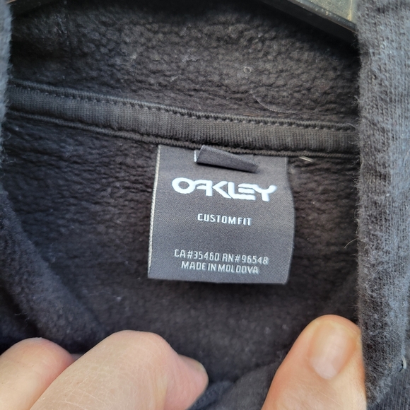 Men's Oakley Hoodie in great shape size XL - Picture 2 of 4